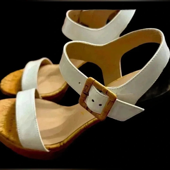 Stuart Weitzman white cork heeled shoes. NEW - Picture 2 of 6